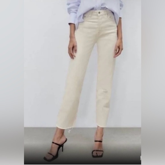 Zara Denim - ZARA jeans size 6 High Rise Straight Leg Cropped Jeans with Raw Hem 🩷